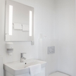 Helles Luxusbadezimmer